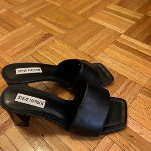 Steve Madden Black Open Toe Mules